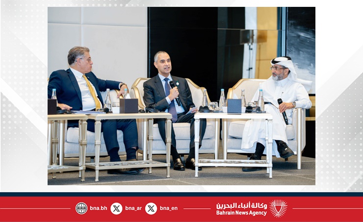 محافظ مصرف البحرين المركزي يشارك في حلقة نقاشية رفيعة المستوى ضمن أعمال الاجتماع العشرين للاستقرار المالي في أبوظبي